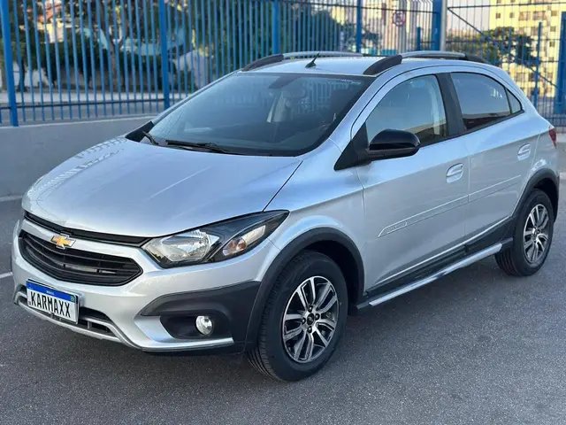Carro Chevrolet Onix 2018 1.4 Activ SPE/4 (Aut)