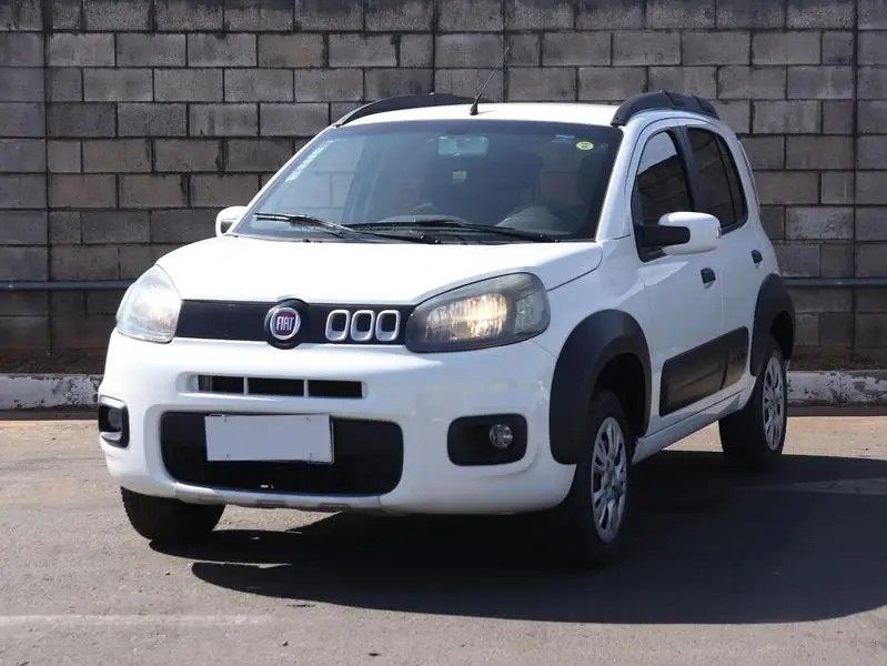Fiat Uno Attractive 1.0 (Flex) 4p