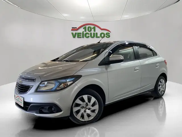 Carro Chevrolet Onix 2015 1.4 LT SPE/4