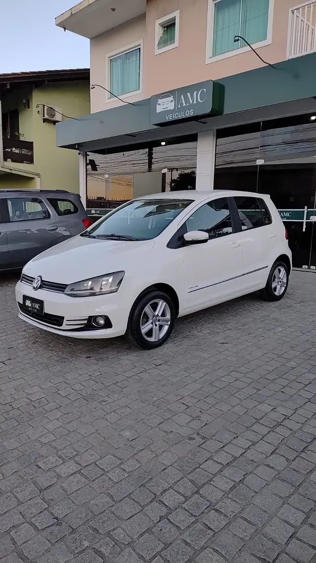 Carro Volkswagen Fox 2016 1.6 16v MSI Highline (Flex)