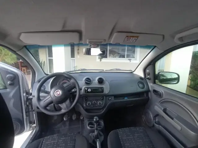 Carro Fiat Uno 2014 Vivace 1.0 8V (Flex) 4p