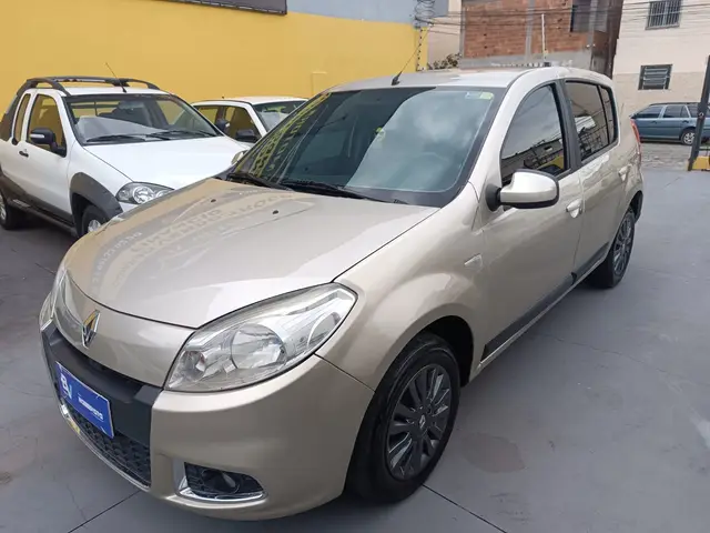 Carro Renault Sandero 2013 Privilège 1.6 8V Hi-Torque (flex)