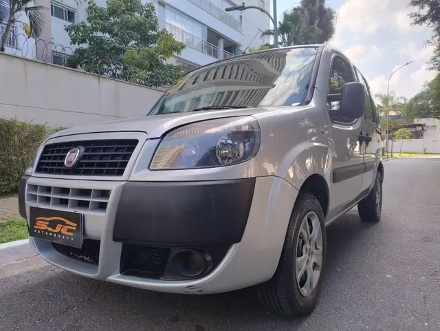 Carro Fiat Doblò 2021 Essence 1.8 16V (Flex)
