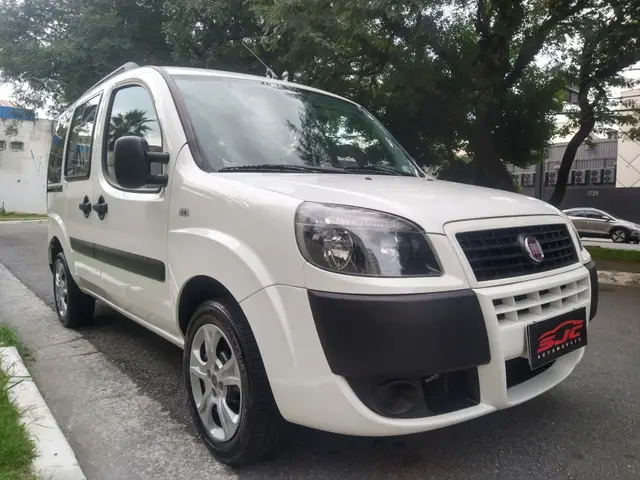 Carro Fiat Doblò 2020 Essence 1.8 16V (Flex)