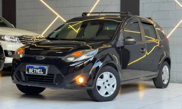 Carro Ford Fiesta Hatch 2013 Rocam 1.0 (Flex)