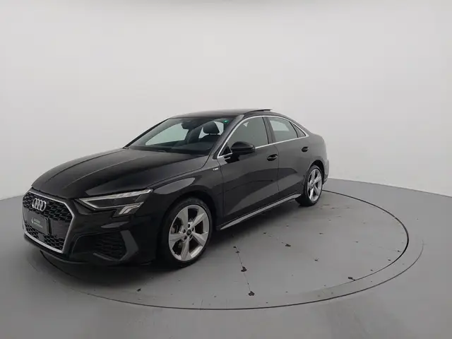 Carro Audi A3 2024 S-Line 2.0 TFSI S-Tron.(Híb.)