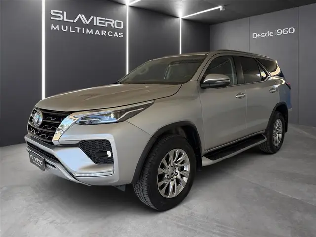 Carro Toyota SW4 2021 SRX 2.8 turbodiesel 7L 4x4 (Aut)