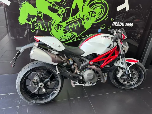 Carro Ducati Monster 2013 796
