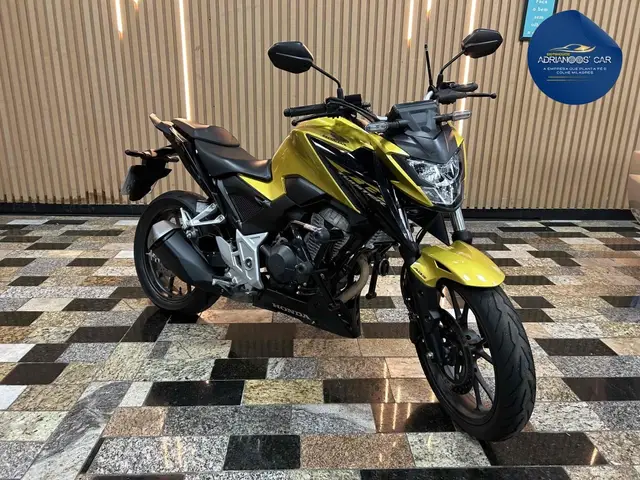 Carro Honda CB 300F Twister 2023 (ABS)