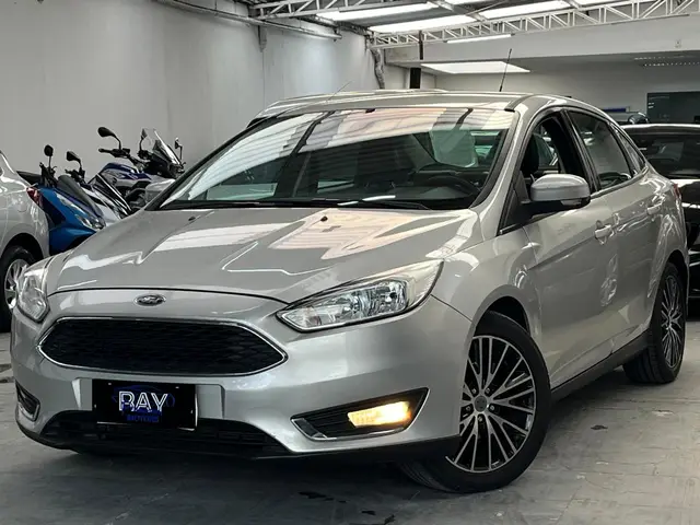 Carro Ford Focus Sedan 2016 SE 2.0 PowerShift