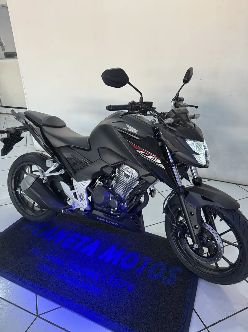Honda CB 300F Twister (CBS)