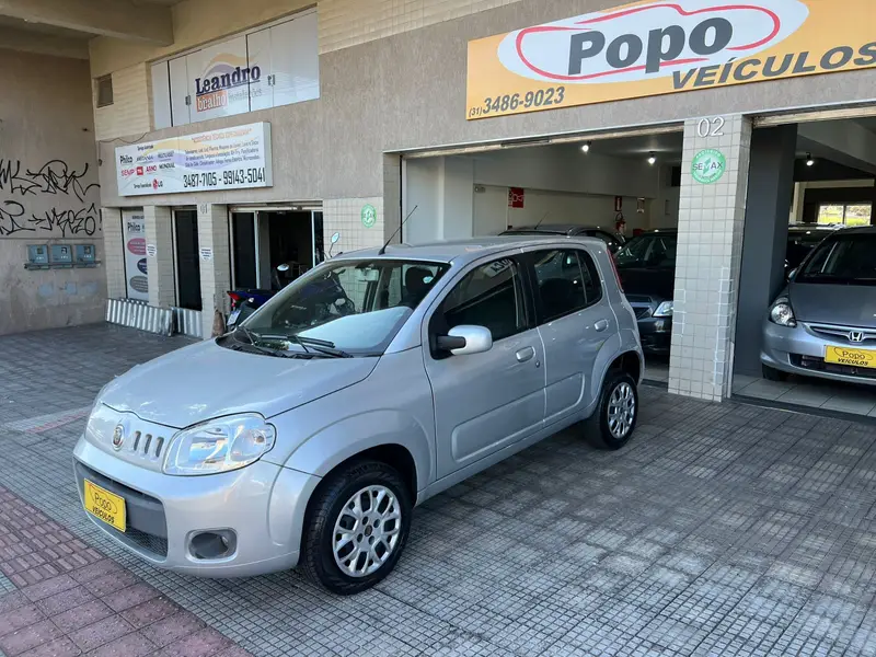 Fiat Uno Vivace 1.0 8V (Flex) 4p