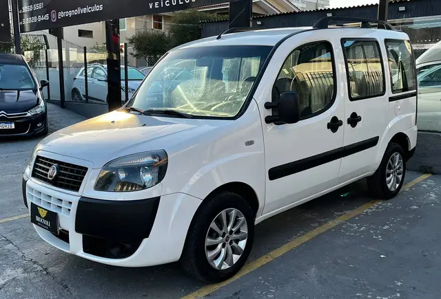 Carro Fiat Doblò 2021 Essence 1.8 16V (Flex)