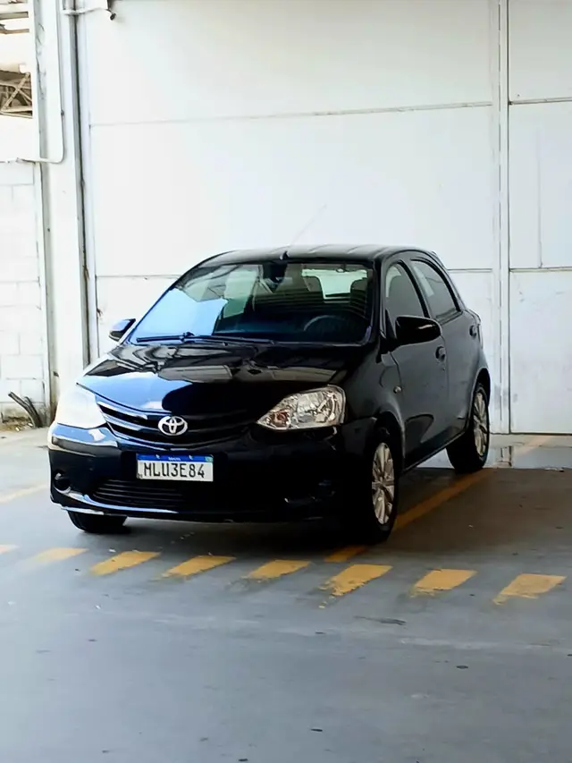 Carro Toyota Etios 2014 X 1.3 (Flex)