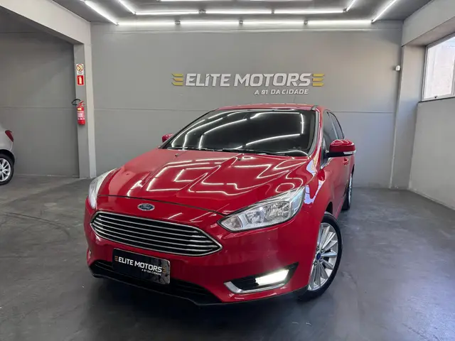 Carro Ford Focus Sedan 2016 Titanium 2.0 PowerShift