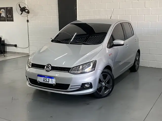 Carro Volkswagen Fox 2016 1.6 MSI Rock in Rio (Flex)