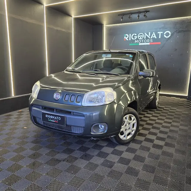 Carro Fiat Uno 2012 Vivace Celeb. 1.0 8V (Flex) 4p