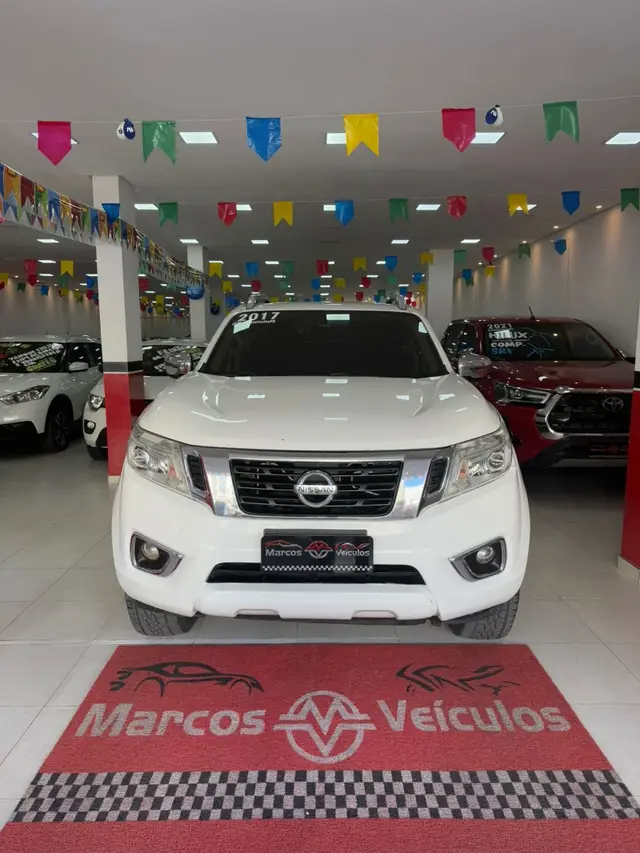 Carro Nissan Frontier 2017 2.3 TD CD LE 4x4 (Aut)