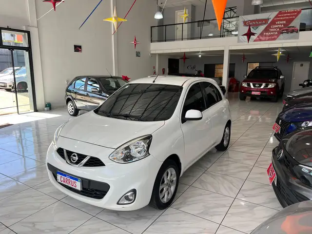 Carro Nissan March 2016 1.6 16V SV (Flex)
