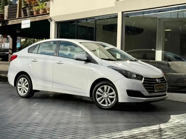 Carro Hyundai HB20S 2016 1.0 Comfort Plus (Flex)