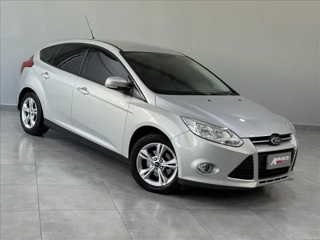 Carro Ford Focus Sedan 2015 1.6 16V Flex 4p Aut.