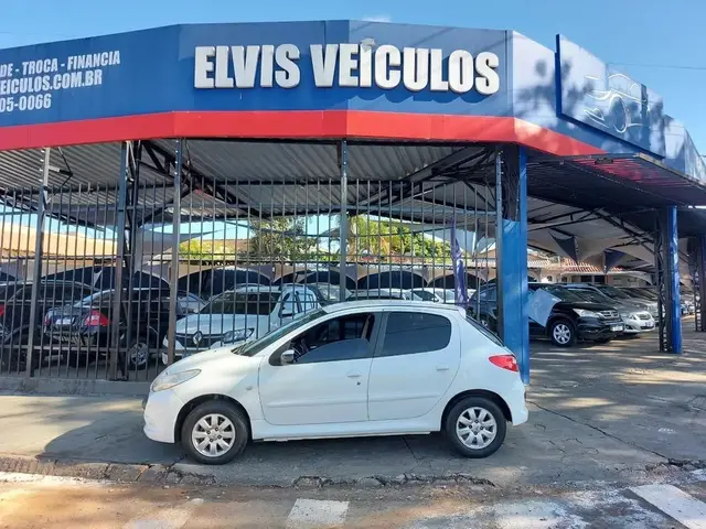 Carro Peugeot 207 2011 Hatch XR 1.4 8V (flex) 4p