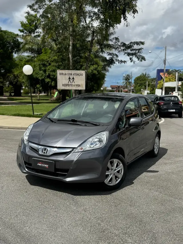 Carro Honda Fit 2013 LX 1.4 (flex)