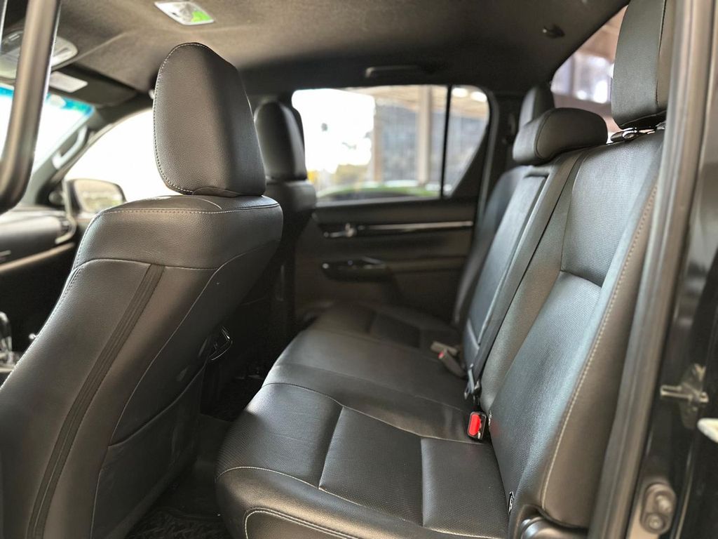 Hilux Cabine Dupla Hilux 2.8 TDI SRX CD 4x4 (Aut)