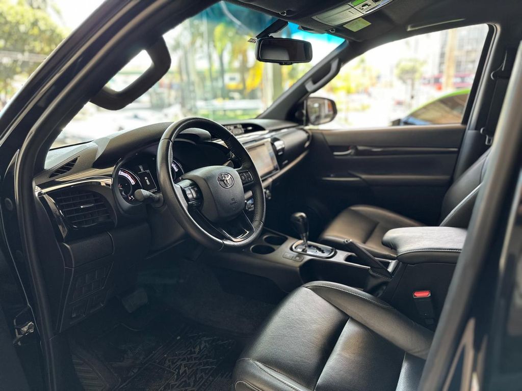 Hilux Cabine Dupla Hilux 2.8 TDI SRX CD 4x4 (Aut)