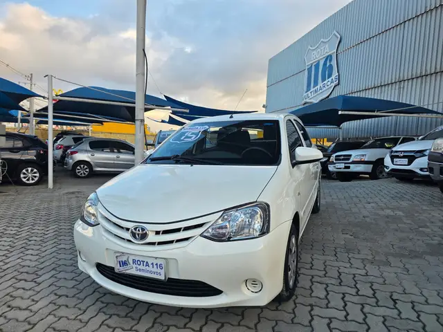 Carro Toyota Etios 2015 X 1.3 (Flex)
