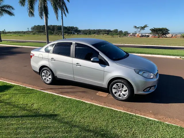 Carro Fiat Grand Siena 2014 Evo Attractive 1.4 8V (Flex)