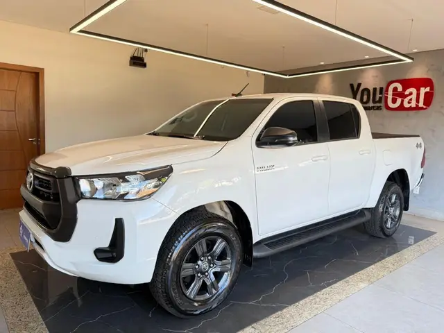 Carro Toyota Hilux Cabine Dupla 2024 STD Power Pack 4x4 2.8 Diesel