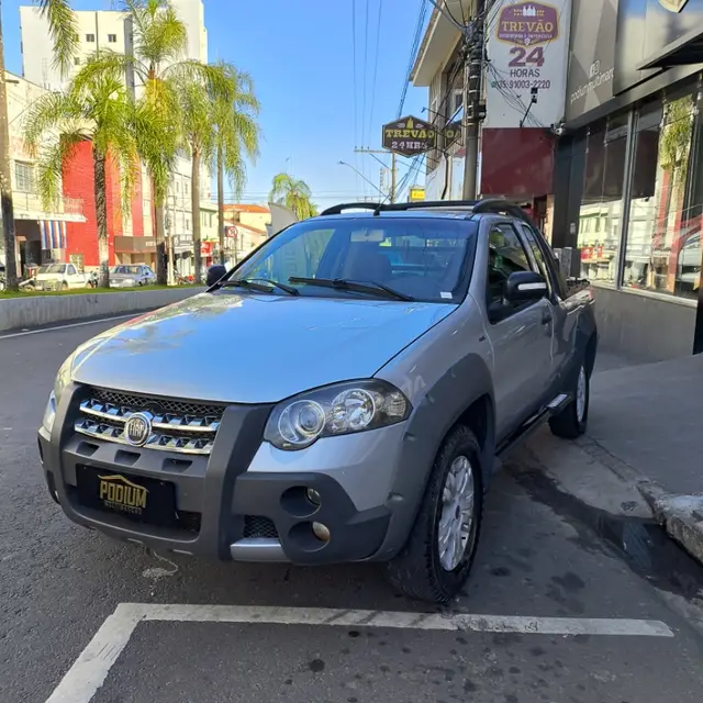 Carro Fiat Strada 2011 Adventure Locker 1.8 16V (Cabine Estendida)