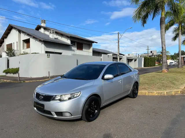 Carro Kia Cerato 2011 SX 1.6 16V 6vel