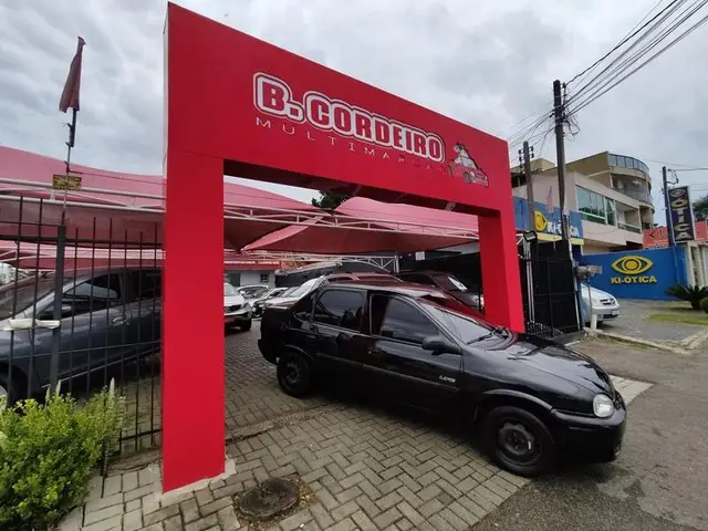 Carro Chevrolet Classic 2005 Corsa Sedan  Life 1.0 VHC