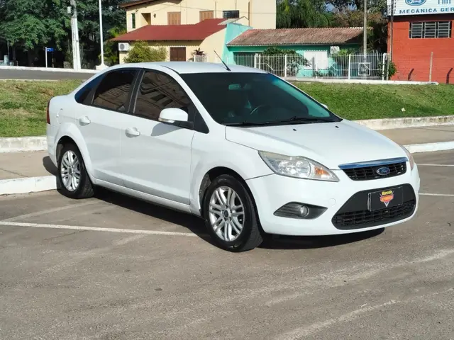 Carro Ford Focus Sedan 2013 GLX 2.0 16V (Flex)