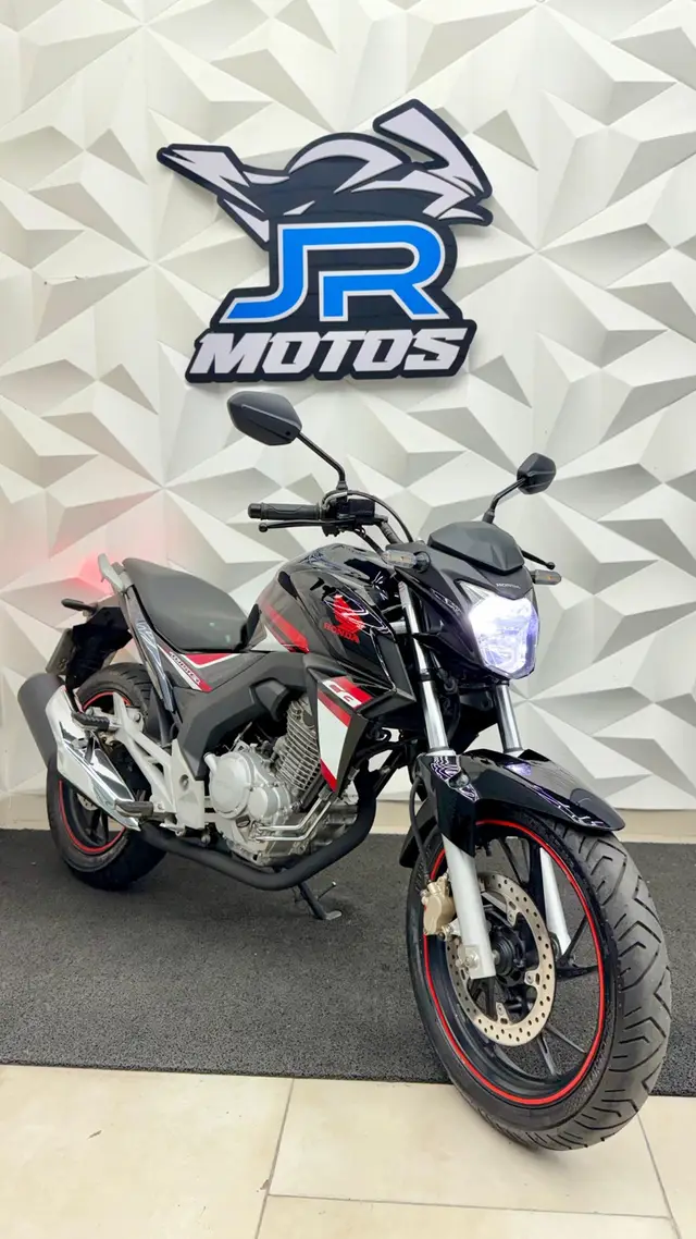Carro Honda CB 250F Twister 2017 Standard