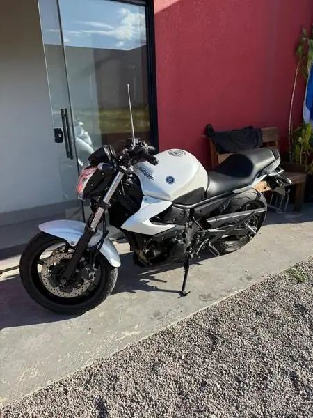 Carro Yamaha XJ6 N 2012 XJ6 N/ABS
