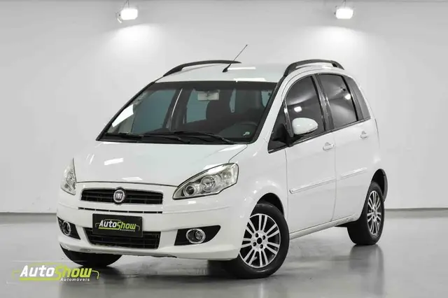 Carro Fiat Idea 2013 Attractive 1.4 8V (Flex)