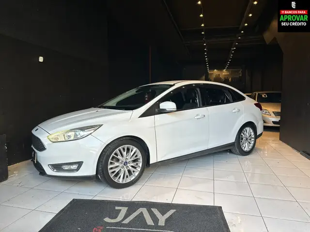 Carro Ford Focus Sedan 2017 SE 2.0 PowerShift