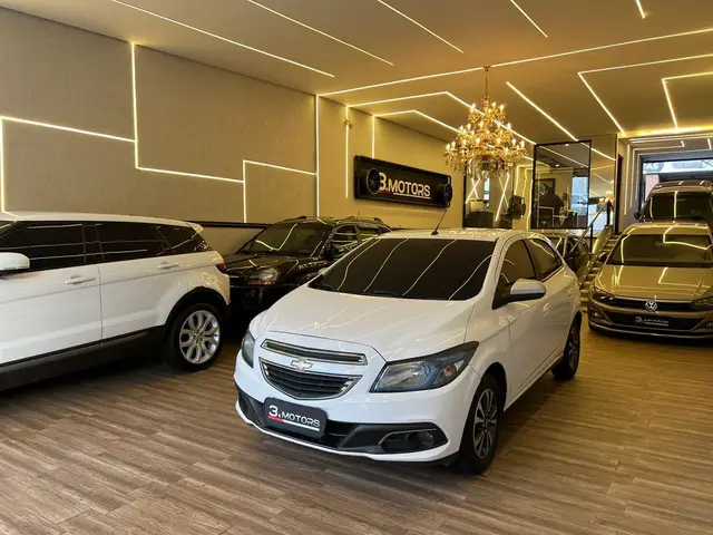 Carro Chevrolet Onix 2015 1.4 LTZ SPE/4 (Aut)