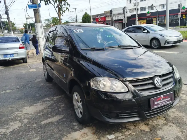 Carro Volkswagen Fox 2009 Route 1.0 8V (Flex)