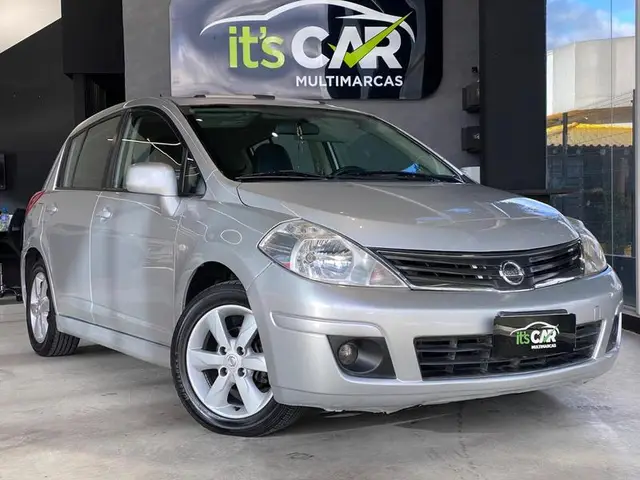 Carro Nissan Tiida 2013 SL 1.8 (flex)