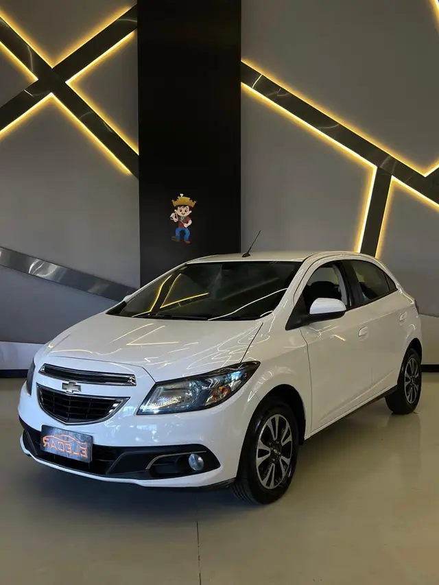 Carro Chevrolet Onix 2014 1.4 LTZ SPE/4 (Aut)