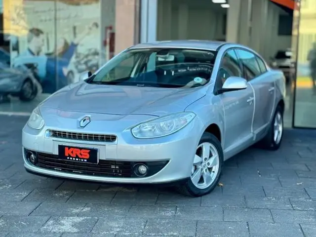 Carro Renault Fluence 2013 2.0 16V Dynamique (Flex)
