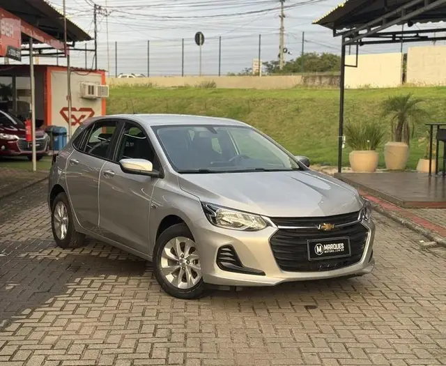 Carro Chevrolet Onix 2023 LT 1.0