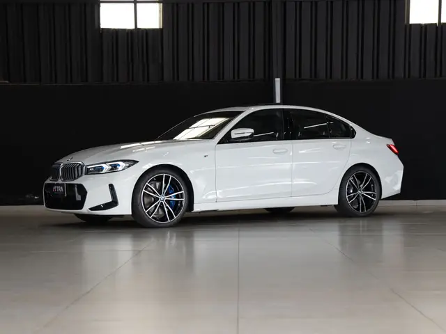 Carro BMW 320i 2024 M Sport 2.0 Turbo (Aut.)