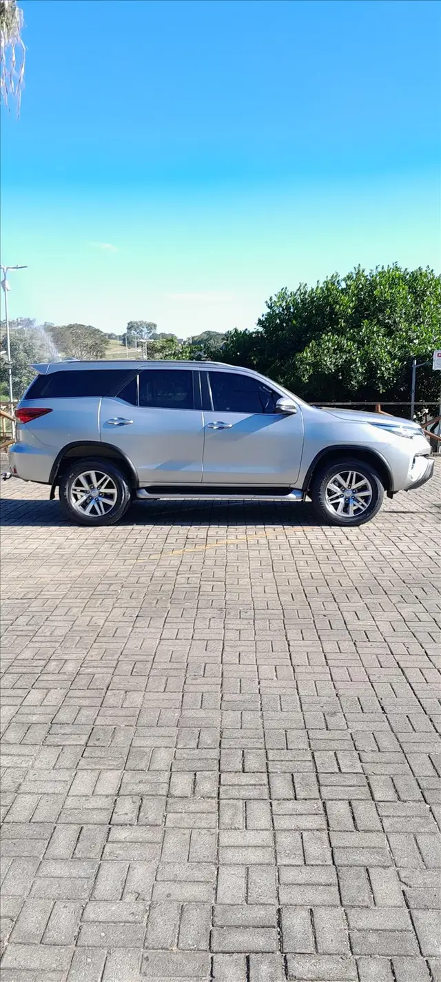 Carro Toyota SW4 2019 2.8 TDI SRX 7L 4x4 (Aut) (Diesel)
