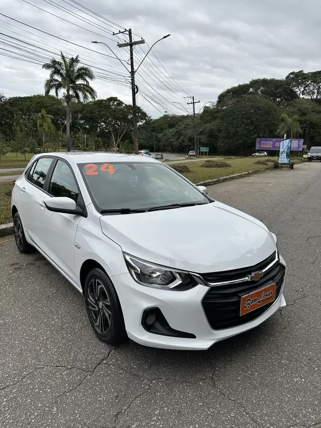 Carro Chevrolet Onix 2024 LT 1.0