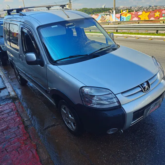 Carro Peugeot Partner 2012 Escapade 1.6 16V (Flex)